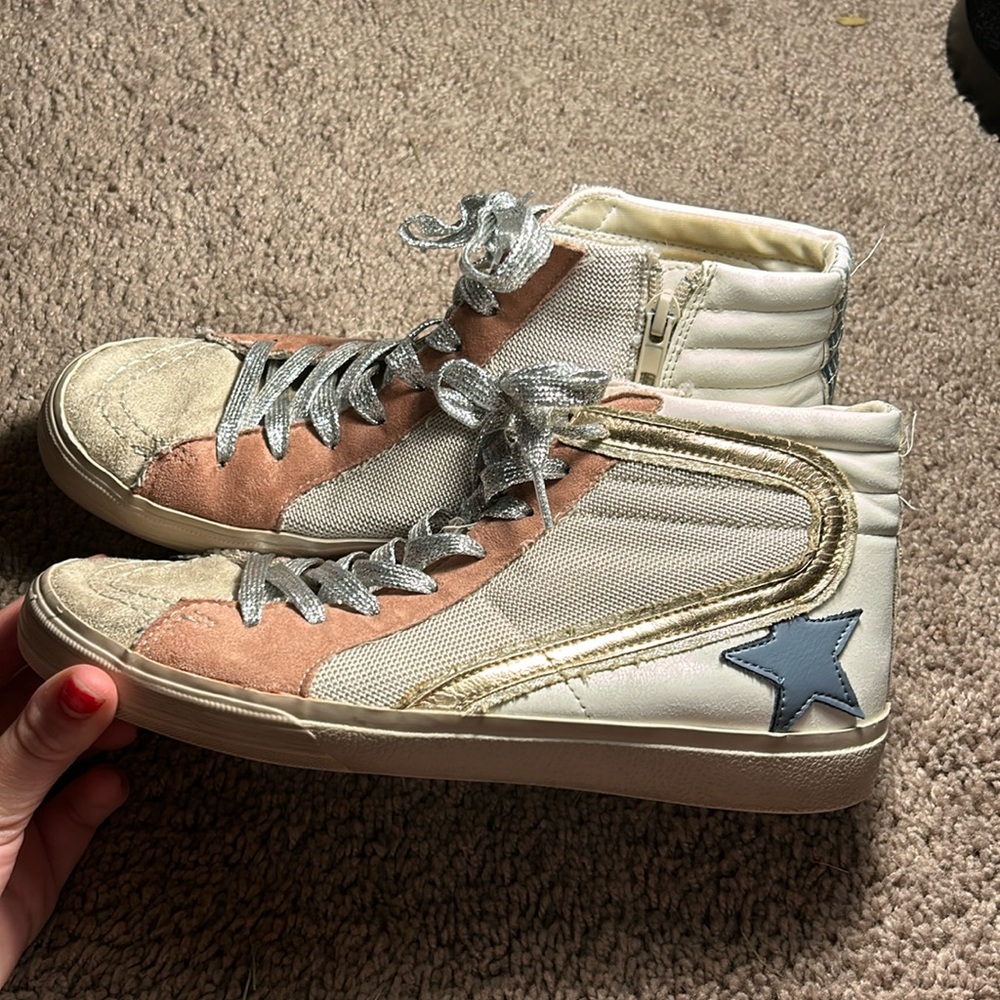 shushop sneakers